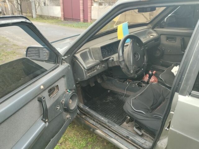 Серый ВАЗ 2109, объемом двигателя 1 л и пробегом 20 тыс. км за 2000 $, фото 6 на Automoto.ua