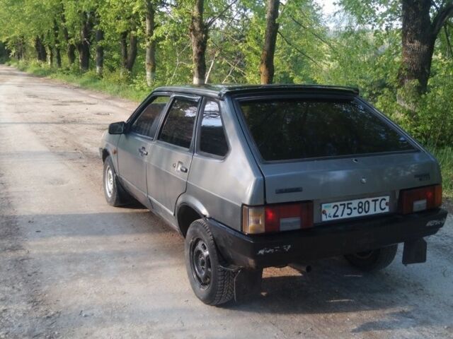 Серый ВАЗ 2109, объемом двигателя 1.6 л и пробегом 85 тыс. км за 912 $, фото 3 на Automoto.ua