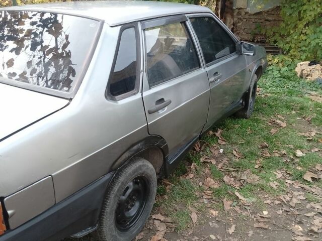 Серый ВАЗ 2109, объемом двигателя 1 л и пробегом 111 тыс. км за 600 $, фото 3 на Automoto.ua