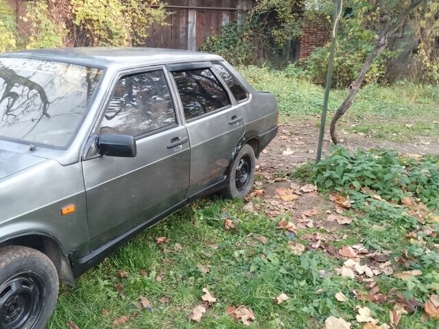Серый ВАЗ 2109, объемом двигателя 1 л и пробегом 111 тыс. км за 600 $, фото 1 на Automoto.ua