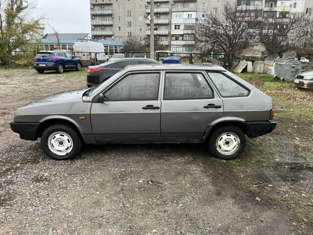 Серый ВАЗ 2109, объемом двигателя 0 л и пробегом 200 тыс. км за 999 $, фото 3 на Automoto.ua