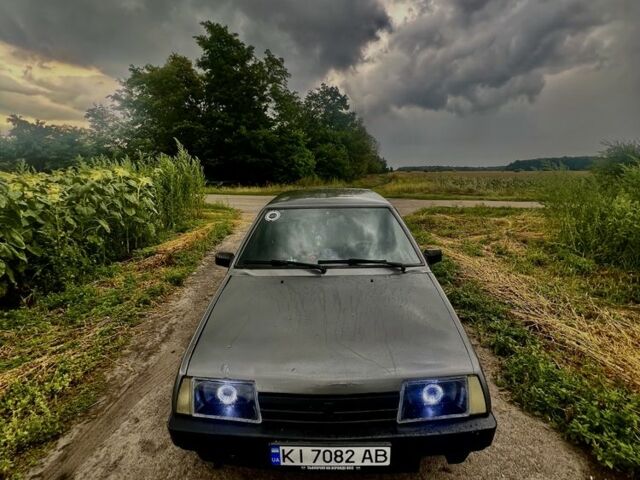 Серый ВАЗ 2109, объемом двигателя 1.5 л и пробегом 270 тыс. км за 1000 $, фото 1 на Automoto.ua
