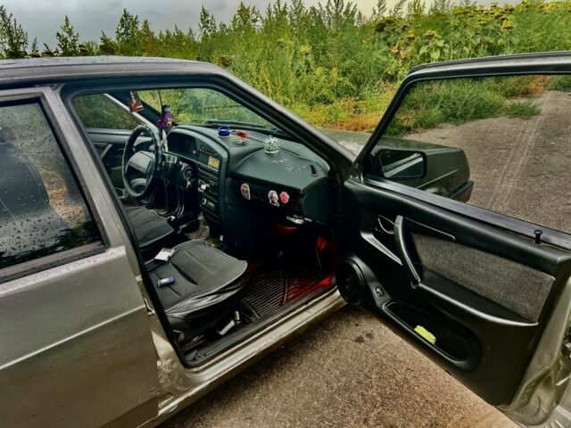 Серый ВАЗ 2109, объемом двигателя 1.5 л и пробегом 270 тыс. км за 1000 $, фото 2 на Automoto.ua