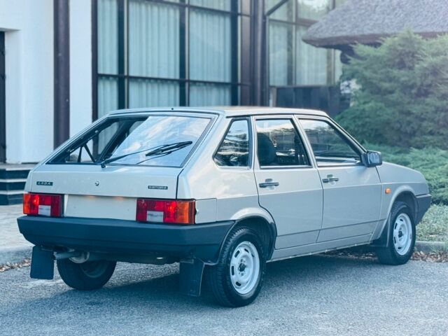 Сірий ВАЗ 2109, об'ємом двигуна 1.5 л та пробігом 27 тис. км за 4350 $, фото 4 на Automoto.ua