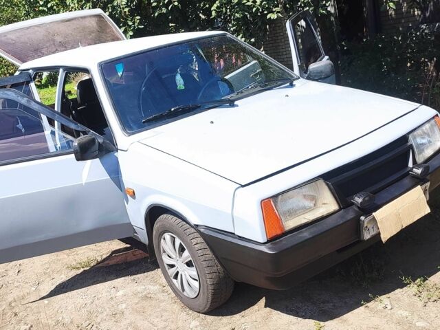 Серый ВАЗ 2109, объемом двигателя 1.5 л и пробегом 777 тыс. км за 800 $, фото 1 на Automoto.ua
