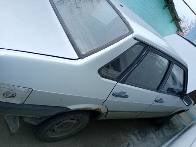 Серый ВАЗ 2109, объемом двигателя 1 л и пробегом 306 тыс. км за 768 $, фото 2 на Automoto.ua