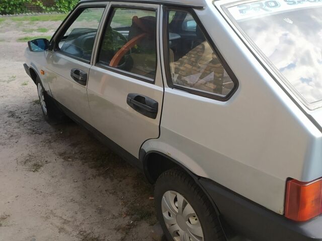 Серый ВАЗ 2109, объемом двигателя 1.6 л и пробегом 220 тыс. км за 900 $, фото 2 на Automoto.ua