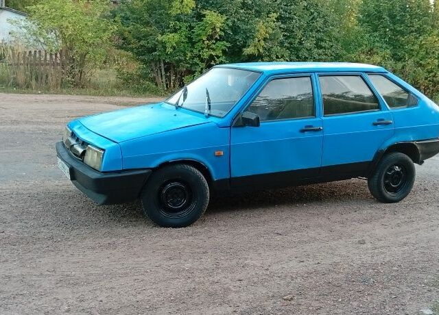 Синий ВАЗ 2109, объемом двигателя 1.5 л и пробегом 330 тыс. км за 398 $, фото 2 на Automoto.ua