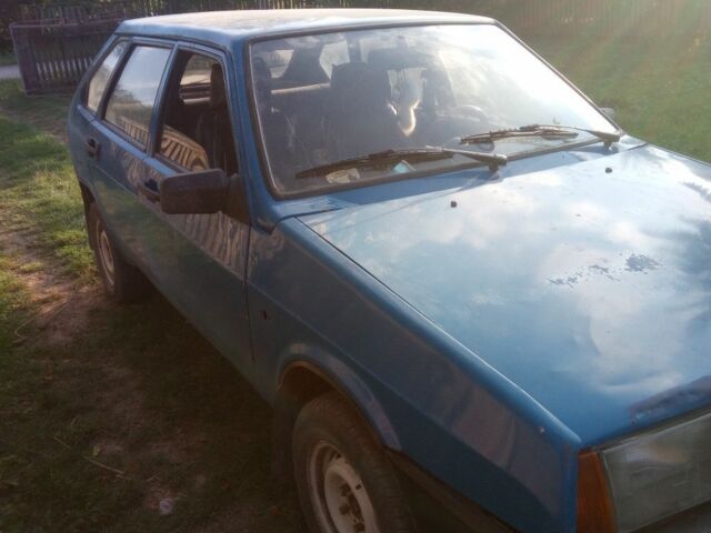 Синий ВАЗ 2109, объемом двигателя 1.5 л и пробегом 48 тыс. км за 600 $, фото 2 на Automoto.ua