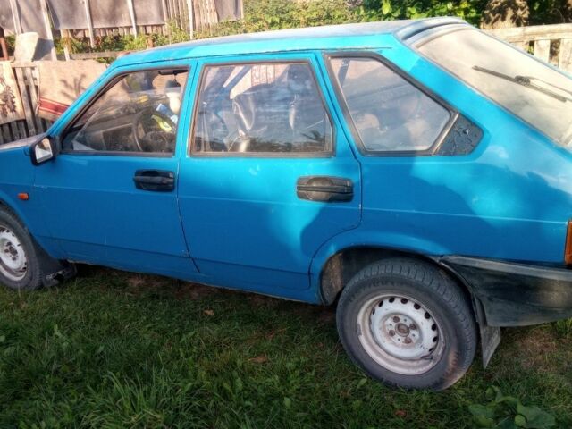 Синий ВАЗ 2109, объемом двигателя 1.5 л и пробегом 48 тыс. км за 600 $, фото 7 на Automoto.ua