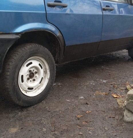 Синий ВАЗ 2109, объемом двигателя 1.3 л и пробегом 360 тыс. км за 619 $, фото 2 на Automoto.ua