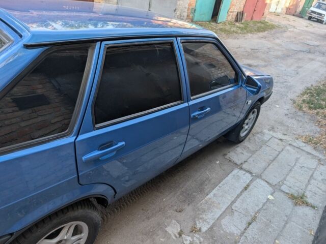 Синий ВАЗ 2109, объемом двигателя 1.5 л и пробегом 150 тыс. км за 4000 $, фото 2 на Automoto.ua