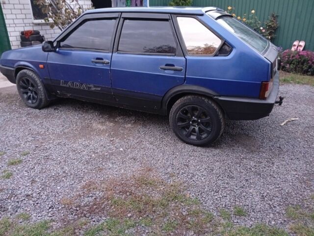 Синий ВАЗ 2109, объемом двигателя 1.5 л и пробегом 111 тыс. км за 850 $, фото 2 на Automoto.ua