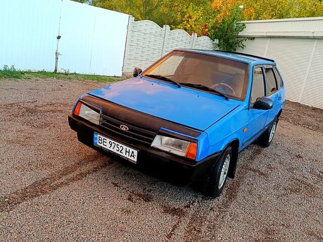 Синий ВАЗ 2109, объемом двигателя 1.3 л и пробегом 310 тыс. км за 999 $, фото 1 на Automoto.ua