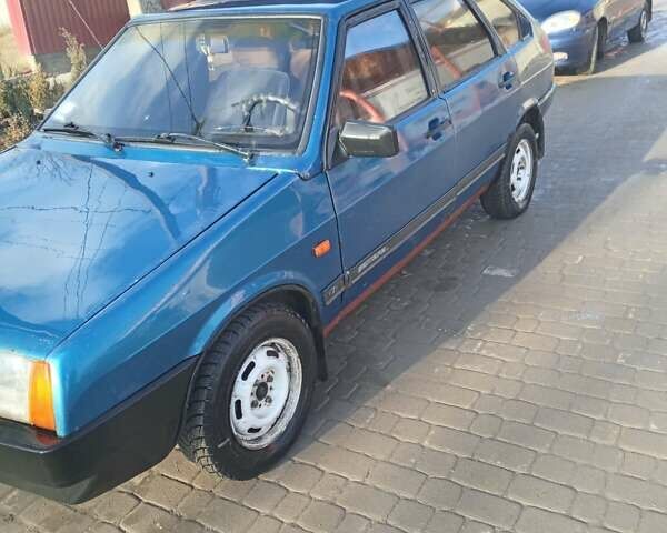 Синий ВАЗ 2109, объемом двигателя 1.5 л и пробегом 100 тыс. км за 1100 $, фото 1 на Automoto.ua