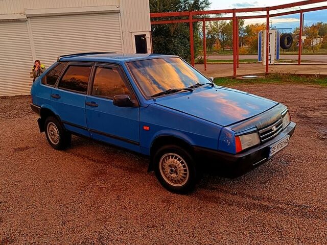 Синий ВАЗ 2109, объемом двигателя 1.3 л и пробегом 310 тыс. км за 999 $, фото 2 на Automoto.ua