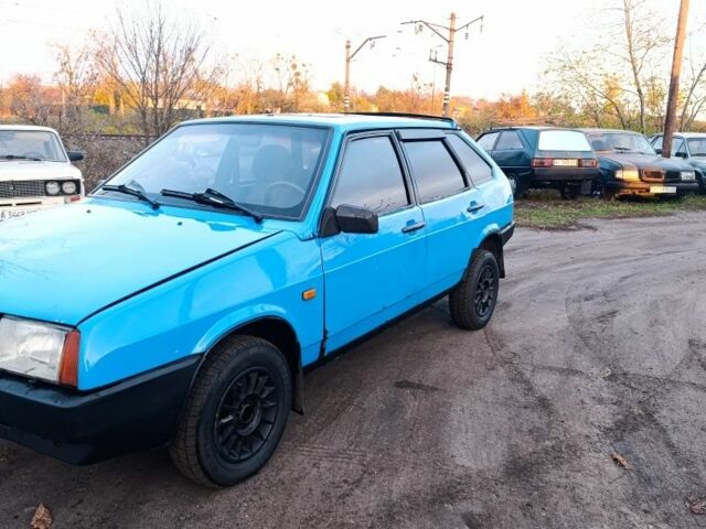 Синий ВАЗ 2109, объемом двигателя 2 л и пробегом 111 тыс. км за 950 $, фото 2 на Automoto.ua