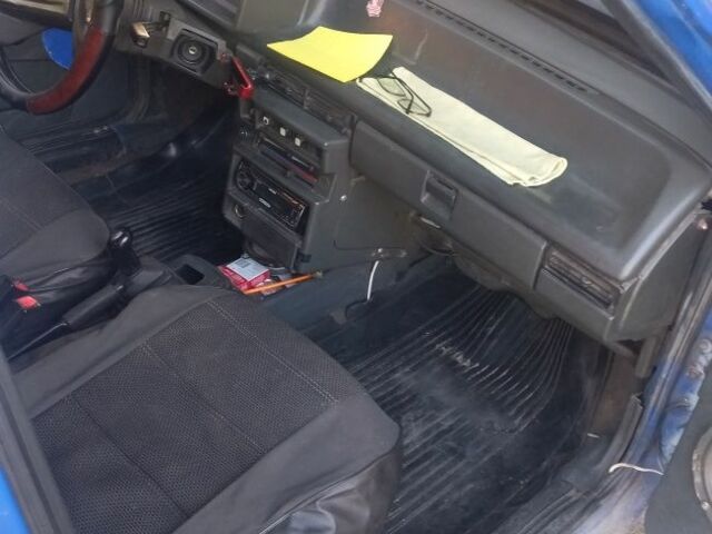 ВАЗ 2109 1991 в Василькове на Automoto.ua Синий ВАЗ 2109, объемом двигателя 0 л и пробегом 50 тыс. км за 618 $, фото 5 на Automoto.ua