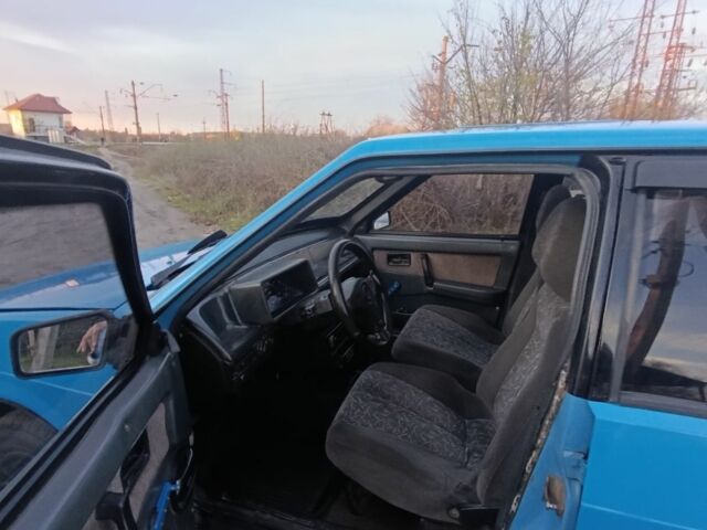 Синий ВАЗ 2109, объемом двигателя 2 л и пробегом 111 тыс. км за 950 $, фото 6 на Automoto.ua