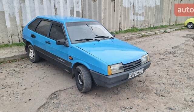 Синий ВАЗ 2109, объемом двигателя 1.6 л и пробегом 300 тыс. км за 1000 $, фото 1 на Automoto.ua