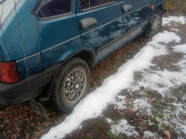 Синий ВАЗ 2109, объемом двигателя 1.5 л и пробегом 400 тыс. км за 400 $, фото 1 на Automoto.ua