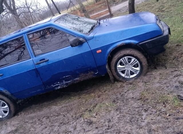 Синий ВАЗ 2109, объемом двигателя 1.5 л и пробегом 2 тыс. км за 756 $, фото 3 на Automoto.ua