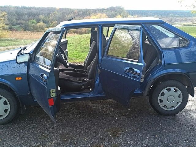 ВАЗ 2109 1997 в Кривом Роге на Automoto.ua Синий ВАЗ 2109, объемом двигателя 1.5 л и пробегом 64 тыс. км за 1350 $, фото 3 на Automoto.ua
