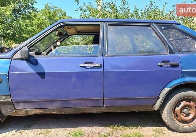 Синий ВАЗ 2109, объемом двигателя 1.5 л и пробегом 65 тыс. км за 800 $, фото 2 на Automoto.ua