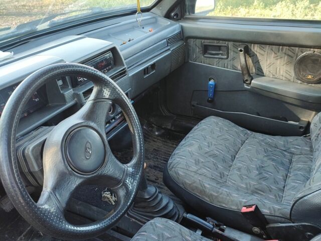 Синий ВАЗ 2109, объемом двигателя 1.5 л и пробегом 280 тыс. км за 1000 $, фото 6 на Automoto.ua