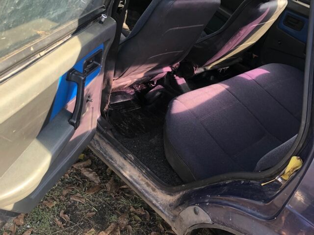 Синий ВАЗ 2109, объемом двигателя 1.5 л и пробегом 240 тыс. км за 700 $, фото 2 на Automoto.ua