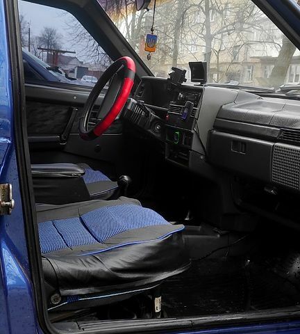 Синій ВАЗ 2109, об'ємом двигуна 1.5 л та пробігом 200 тис. км за 1600 $, фото 3 на Automoto.ua