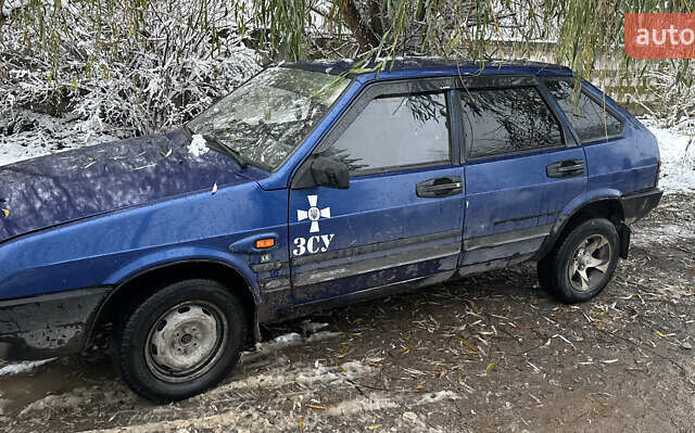 Синий ВАЗ 2109, объемом двигателя 1.5 л и пробегом 201 тыс. км за 900 $, фото 1 на Automoto.ua