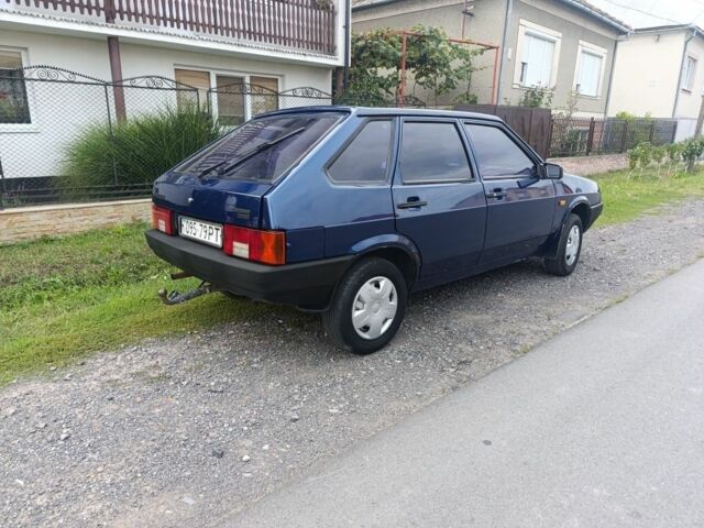 Синий ВАЗ 2109, объемом двигателя 1.5 л и пробегом 200 тыс. км за 1300 $, фото 2 на Automoto.ua