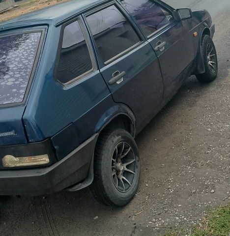 Синий ВАЗ 2109, объемом двигателя 1.5 л и пробегом 86 тыс. км за 1020 $, фото 2 на Automoto.ua