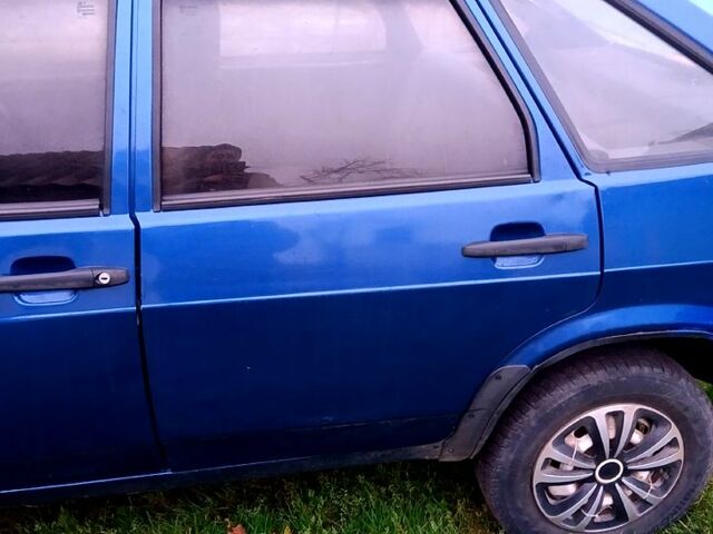 Синий ВАЗ 2109, объемом двигателя 1.6 л и пробегом 264 тыс. км за 2100 $, фото 4 на Automoto.ua