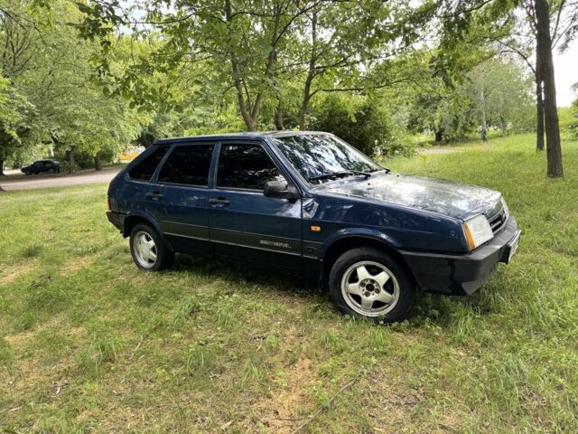Синий ВАЗ 2109, объемом двигателя 1.5 л и пробегом 200 тыс. км за 950 $, фото 1 на Automoto.ua