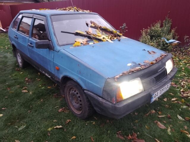 Синий ВАЗ 2109, объемом двигателя 1.5 л и пробегом 999 тыс. км за 390 $, фото 1 на Automoto.ua