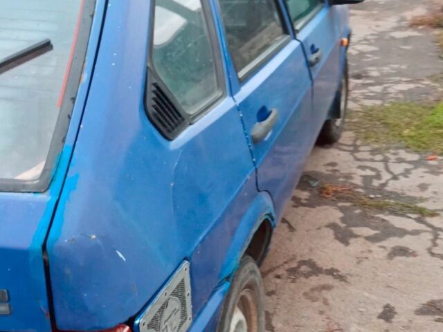 Синий ВАЗ 2109, объемом двигателя 1.3 л и пробегом 300 тыс. км за 650 $, фото 4 на Automoto.ua