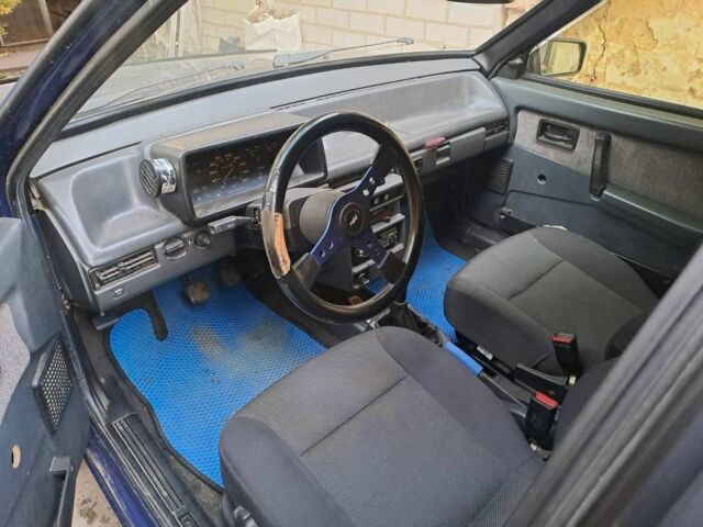 Синий ВАЗ 2109, объемом двигателя 1.5 л и пробегом 70 тыс. км за 2000 $, фото 4 на Automoto.ua