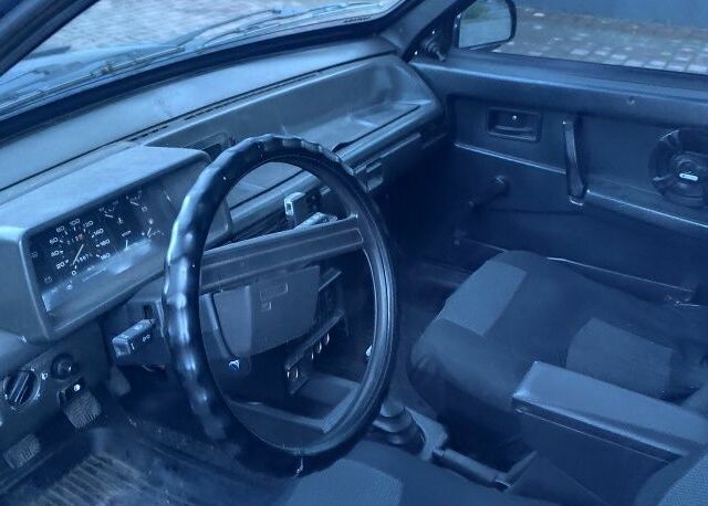 Синий ВАЗ 2109, объемом двигателя 1.5 л и пробегом 170 тыс. км за 1250 $, фото 6 на Automoto.ua