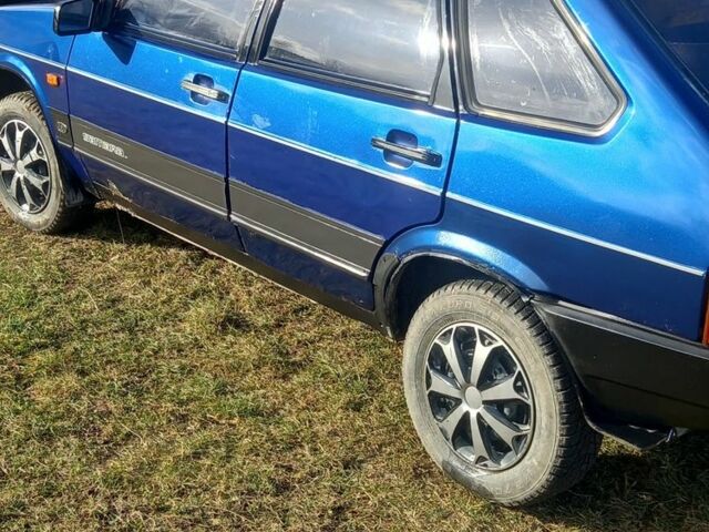 Синий ВАЗ 2109, объемом двигателя 1.5 л и пробегом 150 тыс. км за 650 $, фото 2 на Automoto.ua