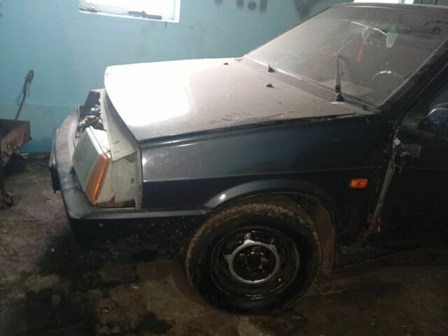 Синий ВАЗ 2109, объемом двигателя 1.5 л и пробегом 350 тыс. км за 300 $, фото 2 на Automoto.ua