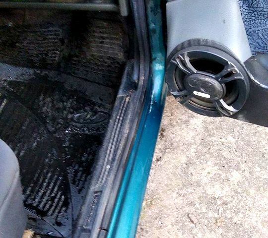 Зеленый ВАЗ 2109, объемом двигателя 1.3 л и пробегом 37 тыс. км за 1100 $, фото 4 на Automoto.ua