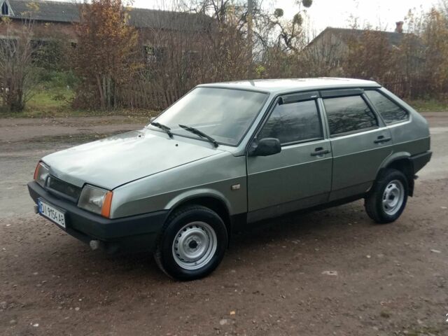 Зеленый ВАЗ 2109, объемом двигателя 1.3 л и пробегом 330 тыс. км за 566 $, фото 2 на Automoto.ua