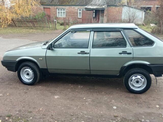 Зеленый ВАЗ 2109, объемом двигателя 1.3 л и пробегом 330 тыс. км за 566 $, фото 4 на Automoto.ua