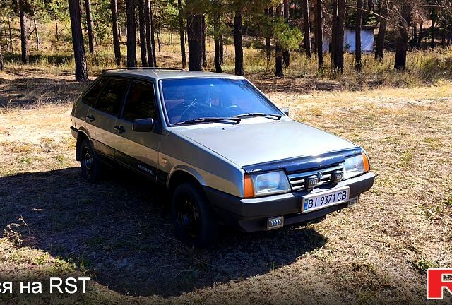 Зеленый ВАЗ 2109, объемом двигателя 1.5 л и пробегом 350 тыс. км за 800 $, фото 3 на Automoto.ua