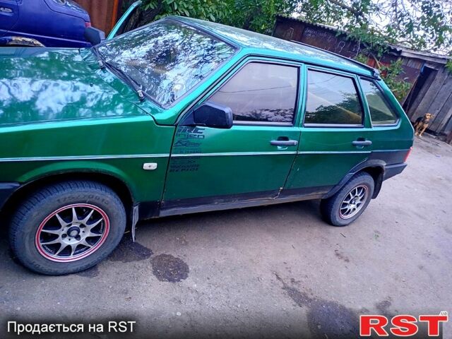 Зеленый ВАЗ 2109, объемом двигателя 1.5 л и пробегом 150 тыс. км за 1100 $, фото 2 на Automoto.ua