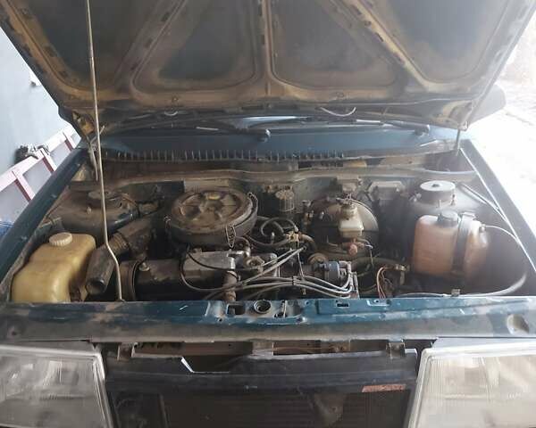 Зеленый ВАЗ 2109, объемом двигателя 1.5 л и пробегом 250 тыс. км за 1100 $, фото 3 на Automoto.ua