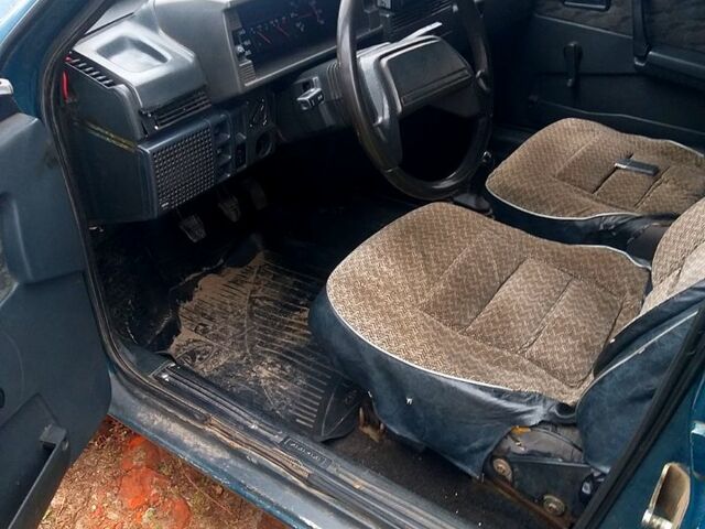 Зеленый ВАЗ 2109, объемом двигателя 1.5 л и пробегом 280 тыс. км за 1000 $, фото 3 на Automoto.ua