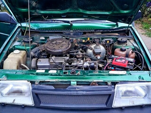 Зеленый ВАЗ 2109, объемом двигателя 1.5 л и пробегом 150 тыс. км за 1100 $, фото 3 на Automoto.ua